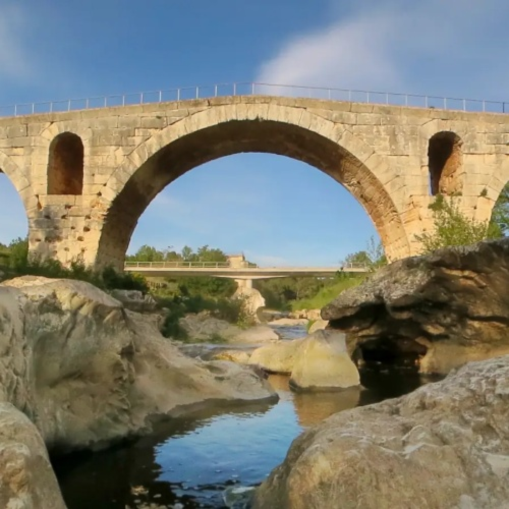 PONT JULIEN